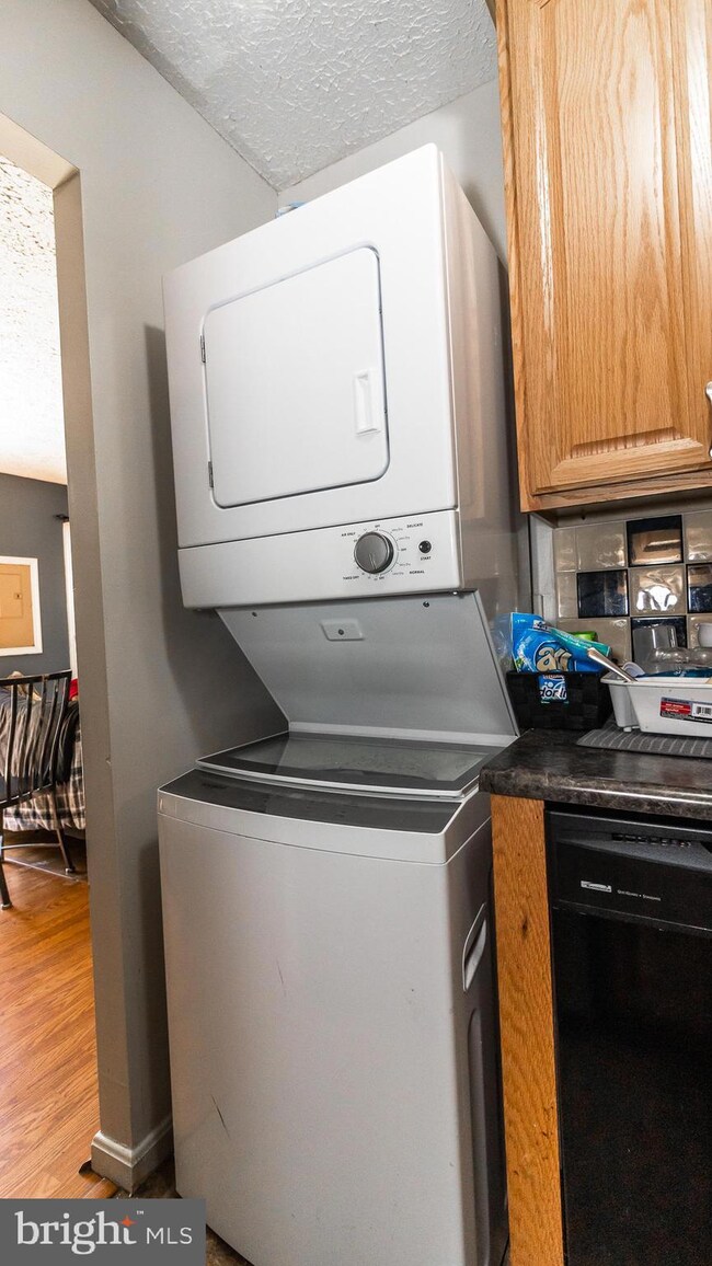 2143 N Anvil Ln, Temple Hills, MD 20748 - photo 7