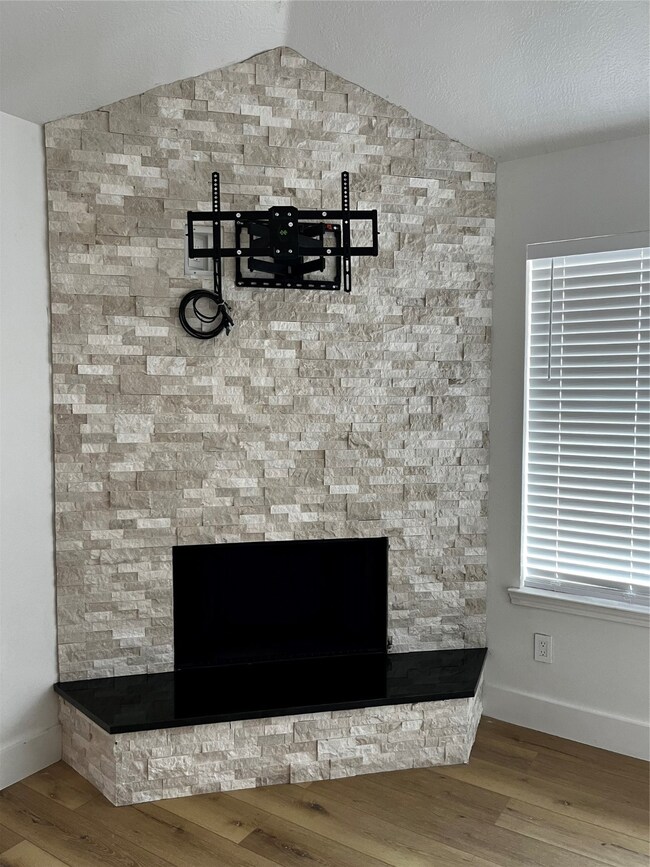 3802 Red Fir Dr, Houston, TX 77088 - photo 4