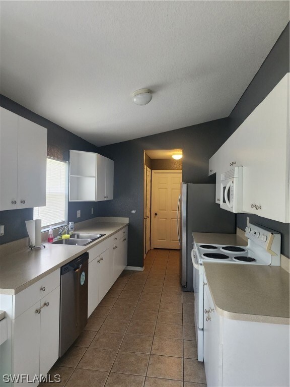 112 Viewpoint Dr, Lehigh Acres, FL 33972 - photo 4