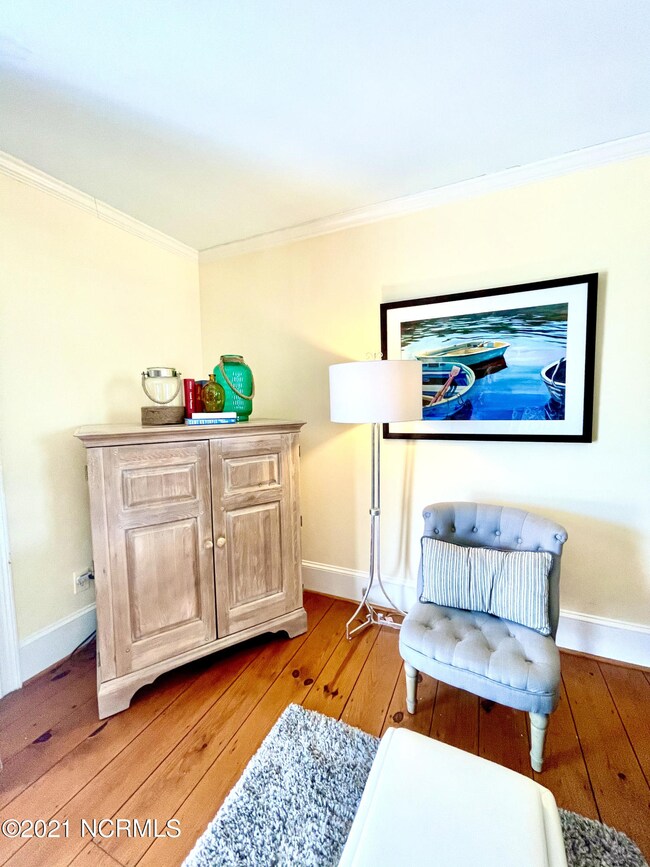 Living Room 4