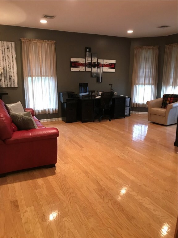 10 Cambridge Cir, Smithfield, RI 02917 - photo 4