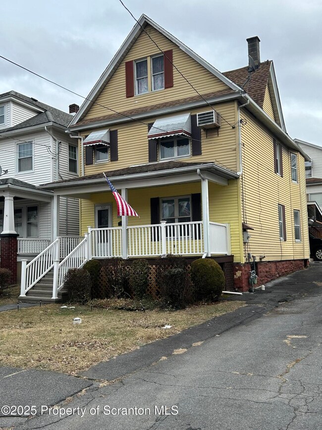 723 Crown Ave, Scranton, PA 18505 - photo 2