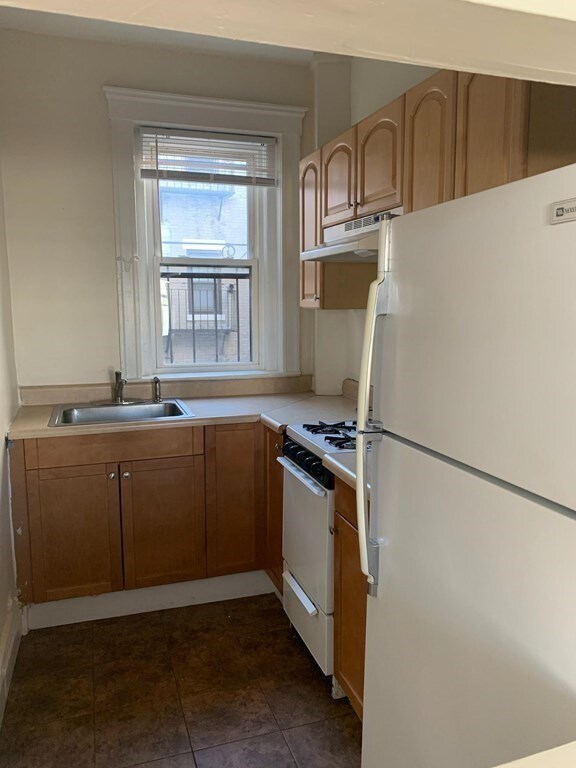 1572 Commonwealth Ave unit 9, Brighton, MA 02135 - photo 4