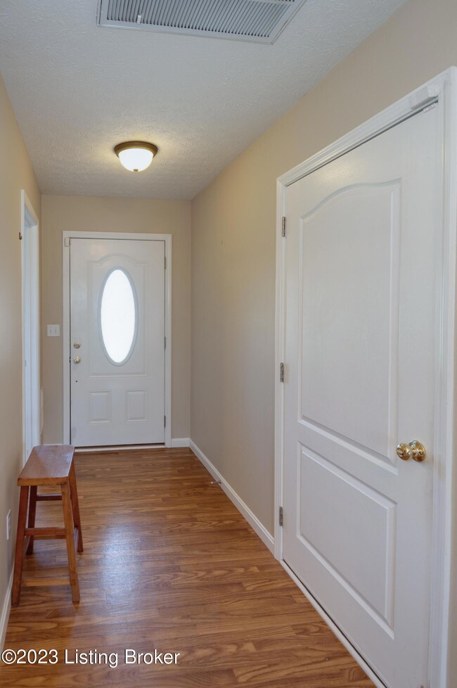 485 Woodlake Dr, Mount Washington, KY 40047 - photo 5