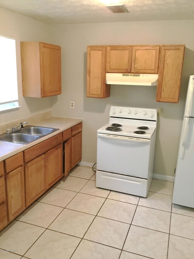 2623 Tulsa Rd N, Jacksonville, FL 32218 - photo 3