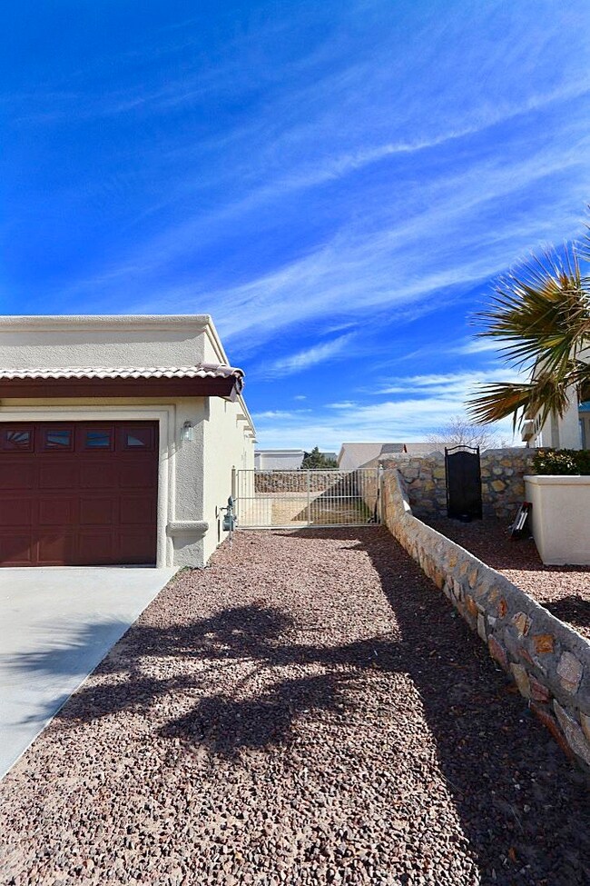 14212 Desert Yucca Place, Horizon City, TX 79928 - photo 5