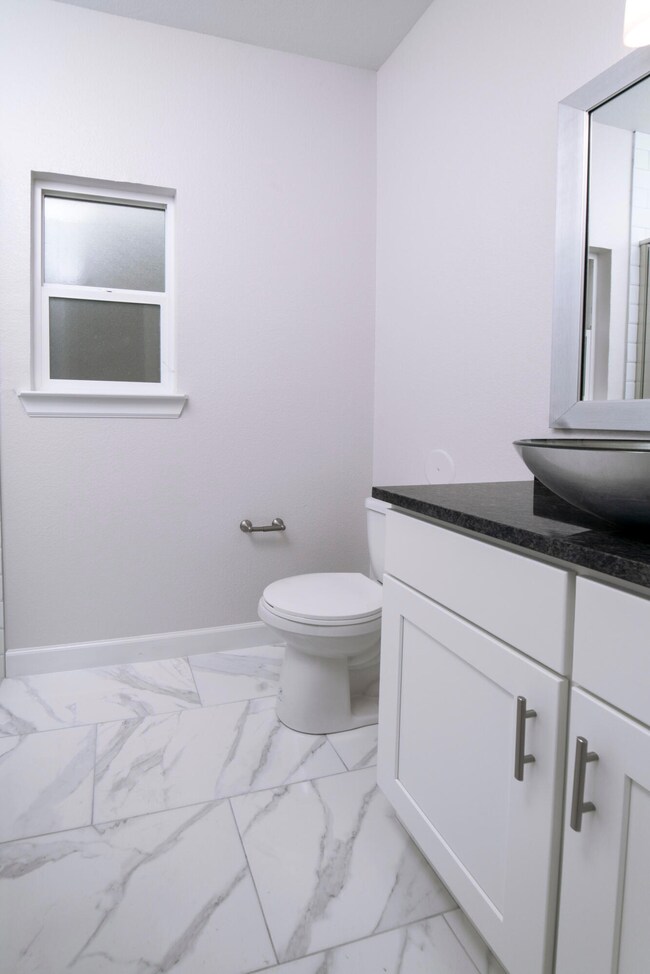 12828 Prestbury Ave, El Paso, TX 79928 - photo 5