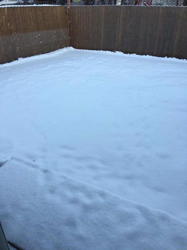 5401 Windflower Cir unit A, Anchorage, AK 99507 - photo 3