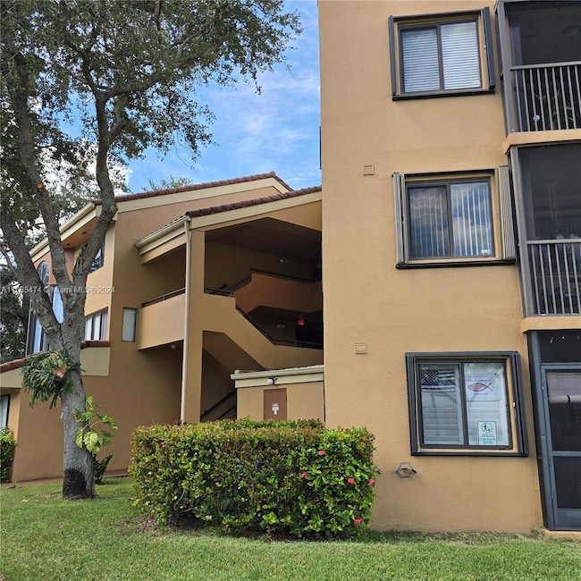 For Rent 15545 Miami Lakeway N Unit 207, Miami Lakes, FL 33014