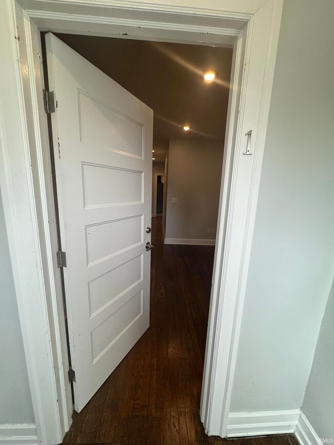 729 E Hunter Ave unit 1, Bloomington, IN 47401 - photo 2