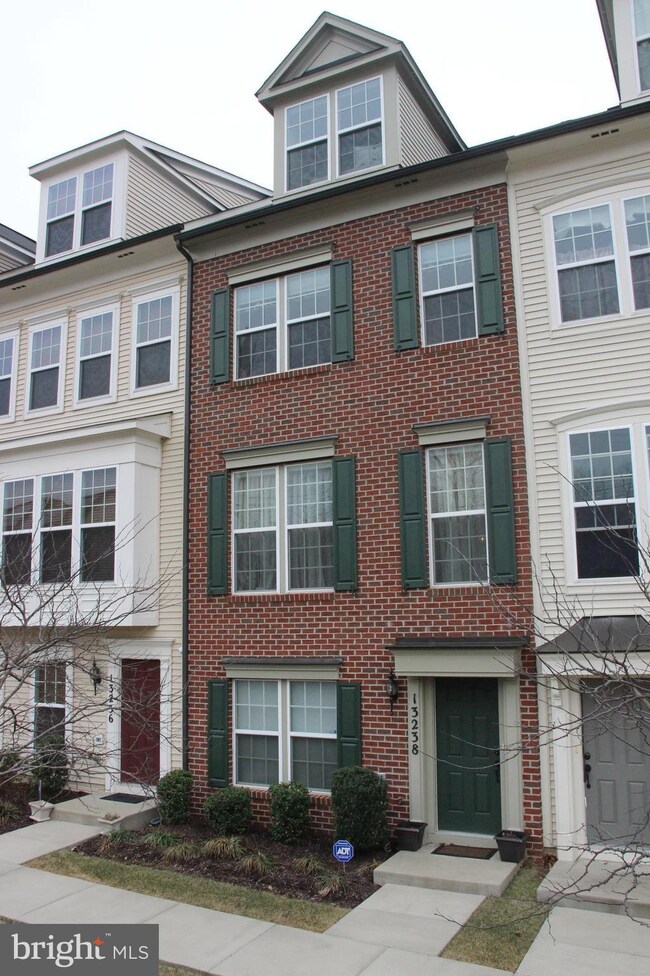 13238 Shawnee Ln unit 106, Clarksburg, MD 20871 - photo 2