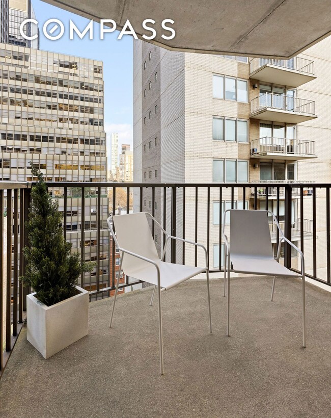 212 E 47th St unit 11E, New York, NY 10017 - photo 6