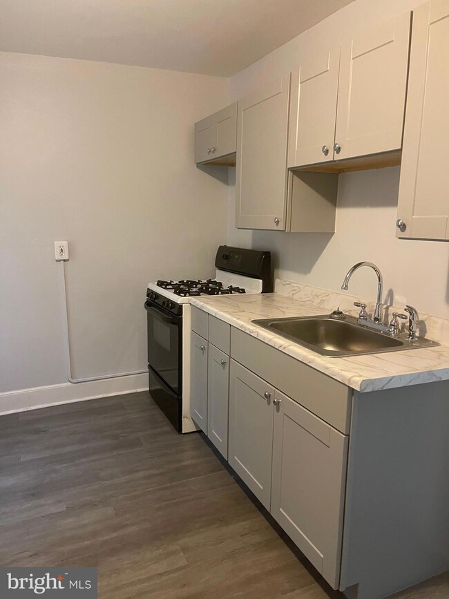 900 E 17th St unit B, Wilmington, DE 19802 - photo 2