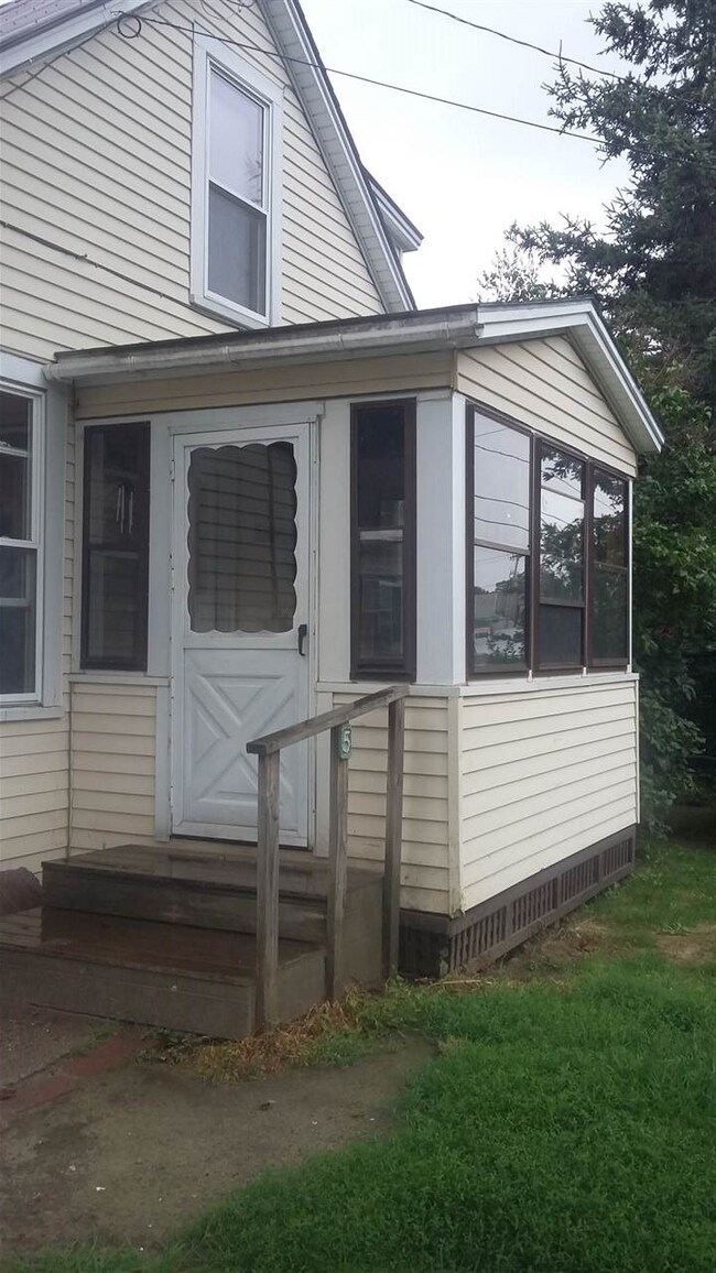 5 First St, Claremont, NH 03743 - photo 6