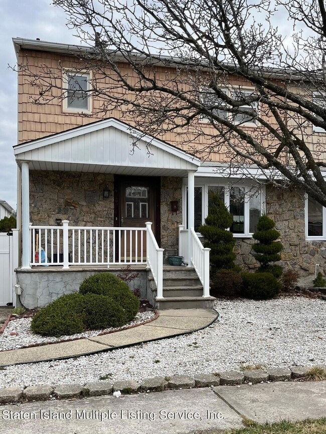 403 Montreal Ave, Staten Island, NY 10306 - photo 2