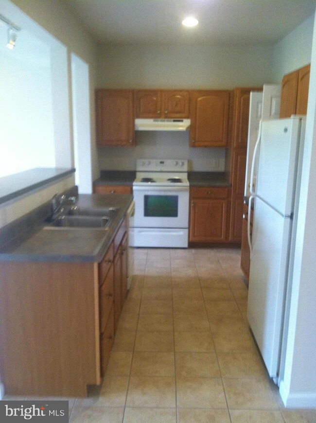 2033 Clinton Ave, Chambersburg, PA 17201 - photo 7