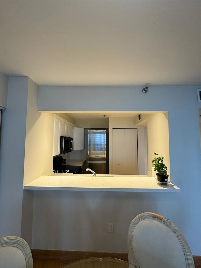 Brickell Key Two Condo unit 1214, Miami, FL 33131 - photo 4