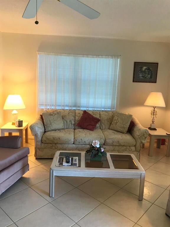 236 Camden J, West Palm Beach, FL 33417 - photo 2