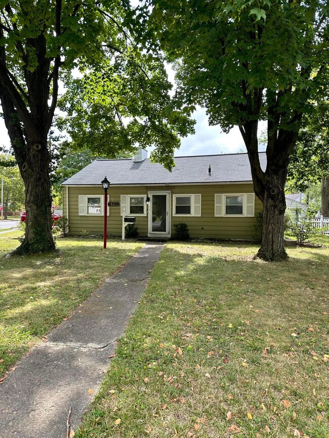 442 S Hampton Rd, Columbus, OH 43213 - photo 4