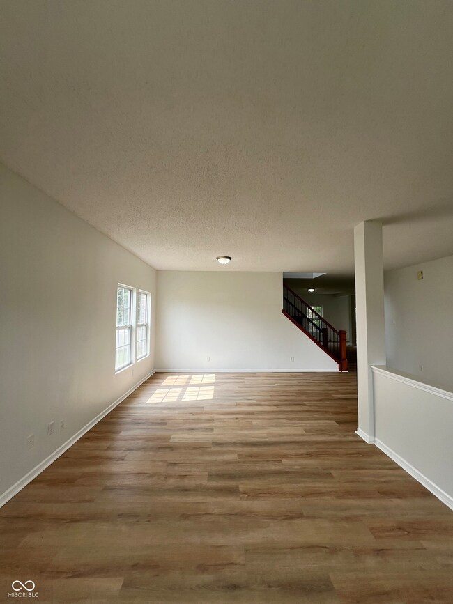 832 Spinney Ln, Whiteland, IN 46184 - photo 4