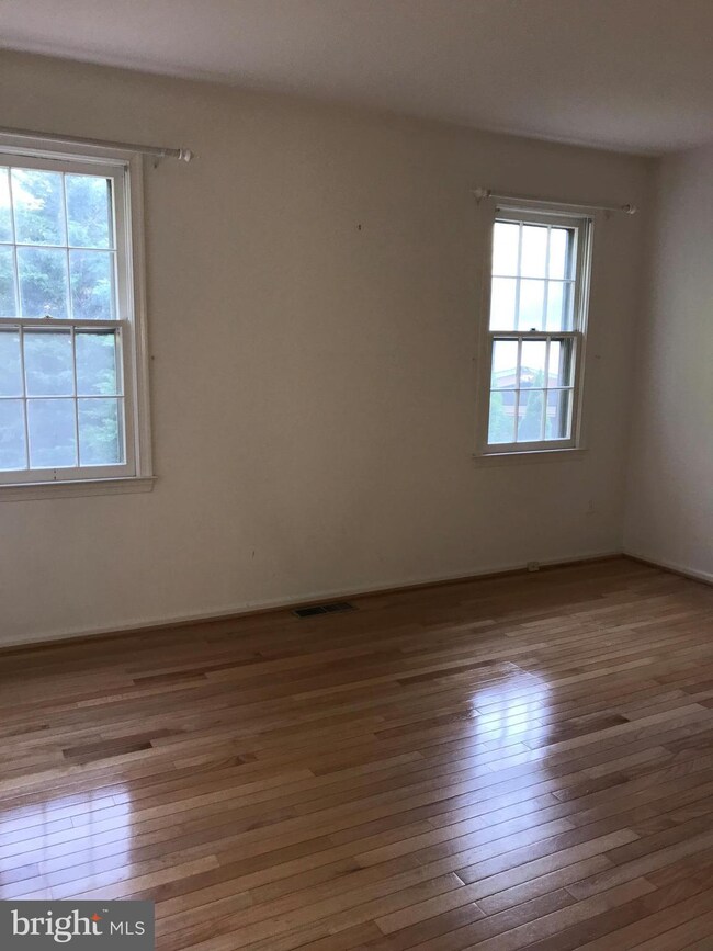 10010 Marshall Pond Rd, Burke, VA 22015 - photo 7