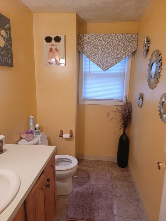 124B Brooks St, Worcester, MA 01606 - photo 3