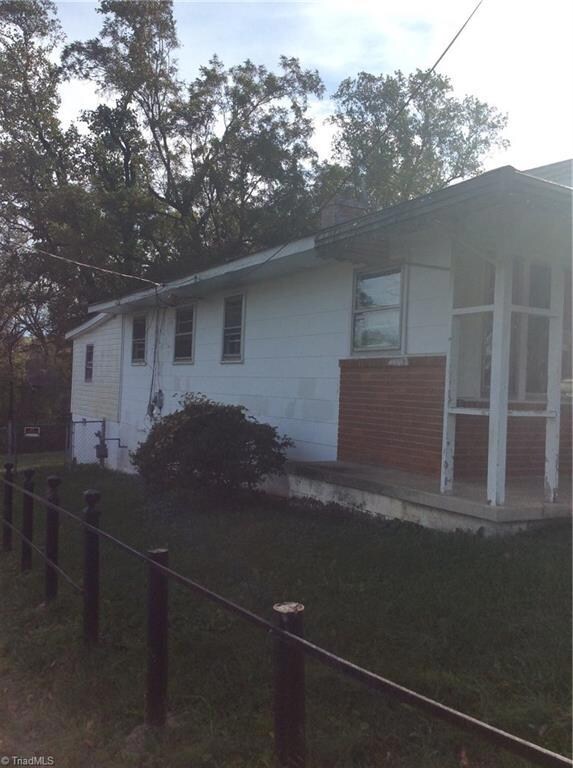 101 N Branch St, Reidsville, NC 27320 - photo 2