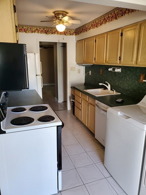 21 Mitchell Dr, Chicopee, MA 01022 - photo 7