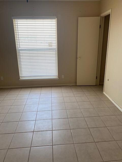 10636 Cuatro Vistas Dr unit A, El Paso, TX 79935 - photo 7