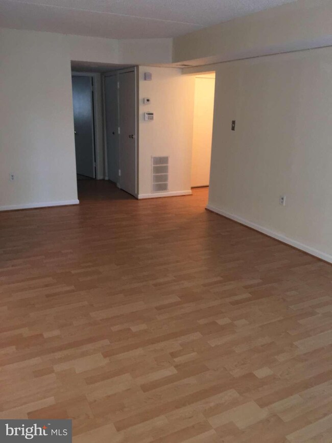 5758A Village Green Dr unit A, Alexandria, VA 22309 - photo 4