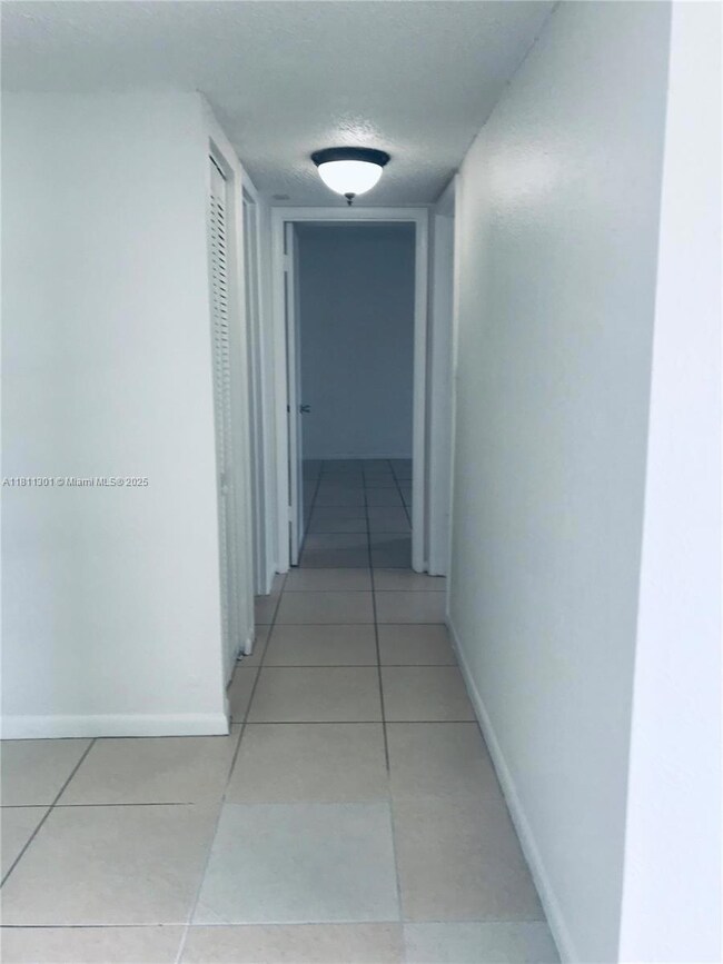17600 NW 68th Ave unit B3006, Hialeah, FL 33015 - photo 7