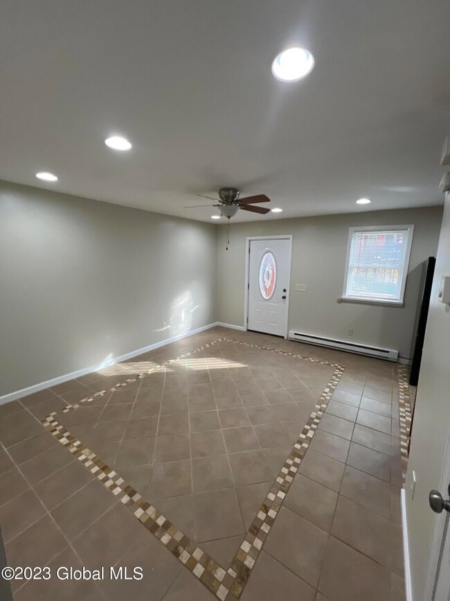 127 Broad St unit Basement, Albany, NY 12202 - photo 3