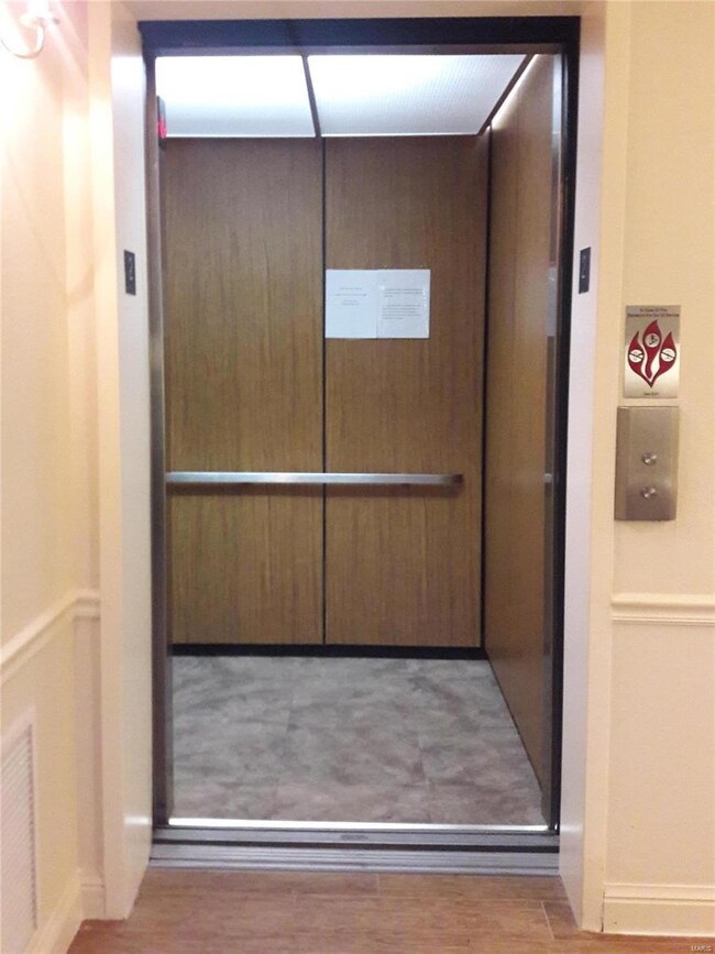 Elevator to garage, lobby and floor. Elevator rece