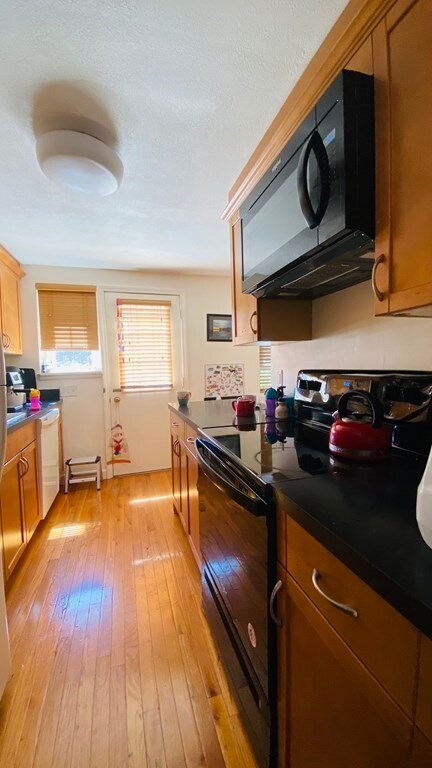 124 Emerson Gardens unit 124, Lexington, MA 02420 - photo 3