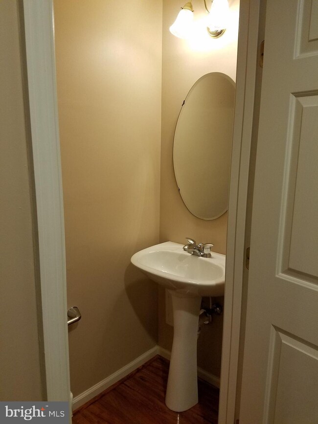 1402 Pangbourne Way, Hanover, MD 21076 - photo 5