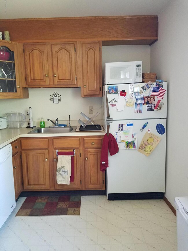 7 Magnolia Ln, Eatontown, NJ 07724 - photo 2