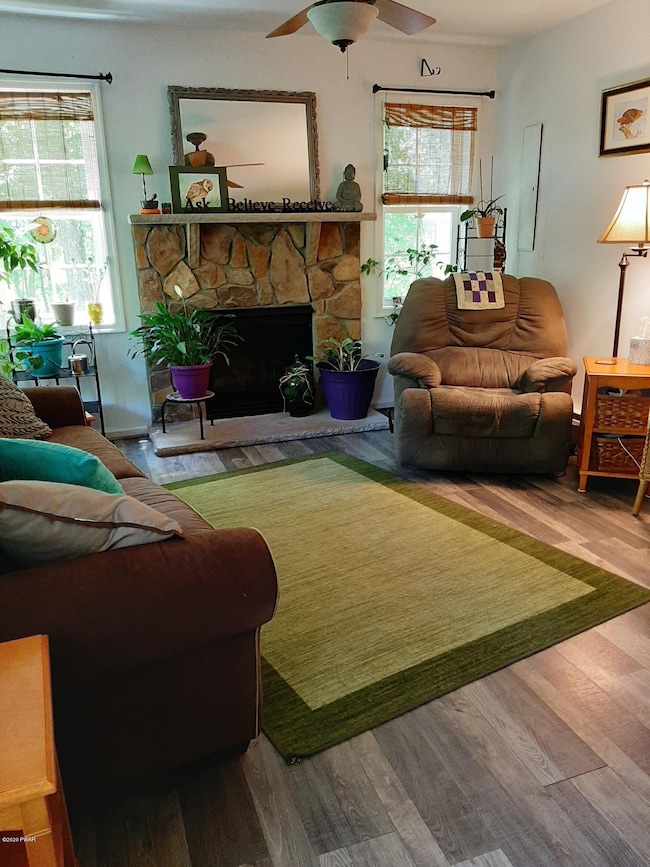 271 Lake Forest Dr, Dingmans Ferry, PA 18328 - photo 5