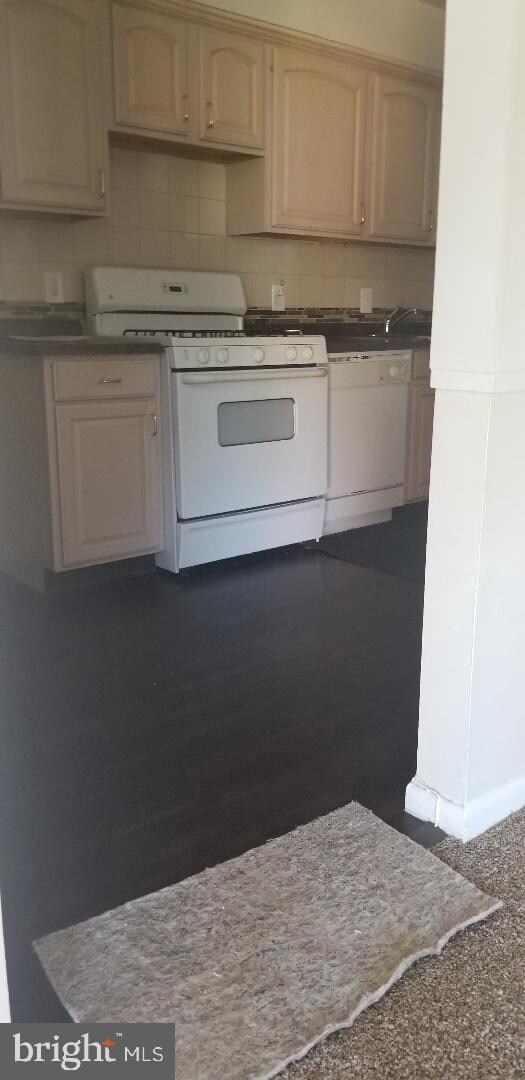 2311 Olson St unit 3, Temple Hills, MD 20748 - photo 2