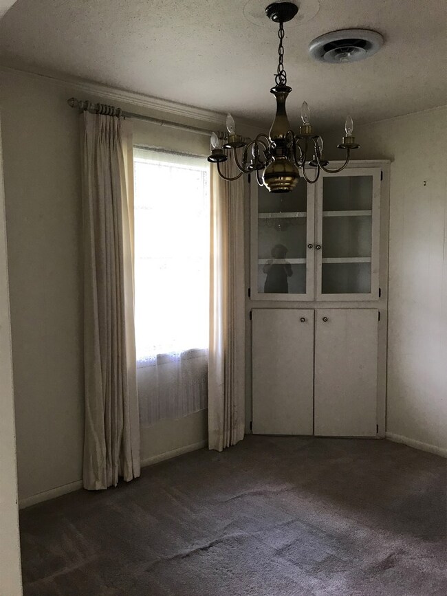 dining w/built in cabinet