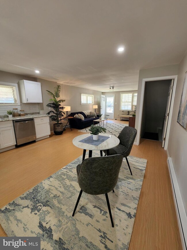 300 Mulberry St, Darby, PA 19023 - photo 4