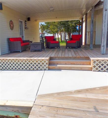 994 Fort Lowry Ln, Dunnsville, VA 22454 - photo 5