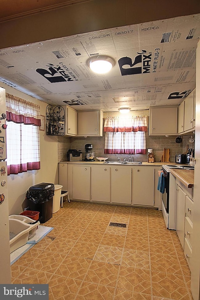 1406 N State St, Pottstown, PA 19464 - photo 4