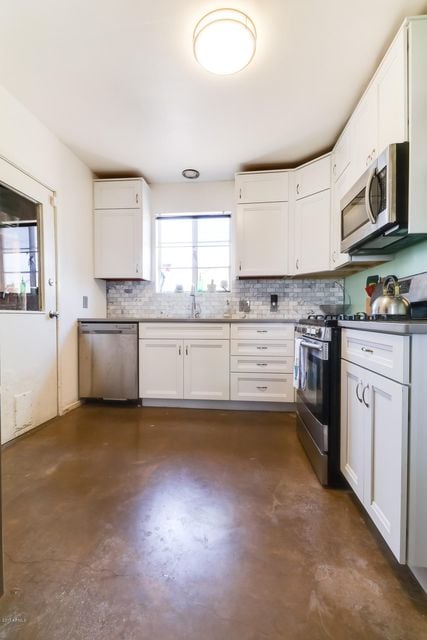 Kitchen1 1925 E Palm Ln
