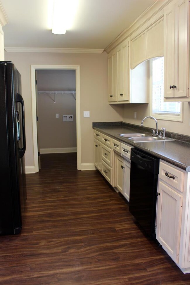 224 Golden Rod Cir, Adel, GA 31620 - photo 6