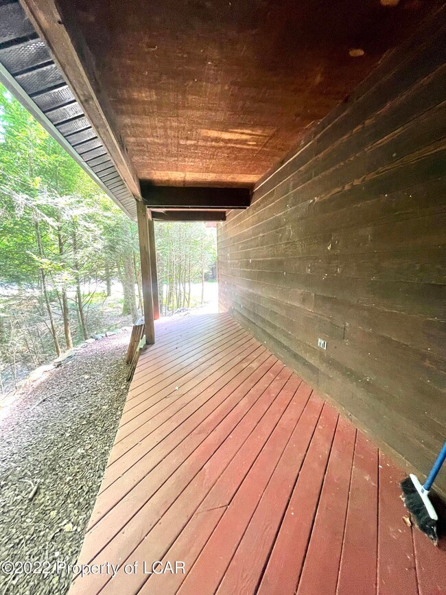 11 Mink Springs Ct, Drums, PA 18222 - photo 7