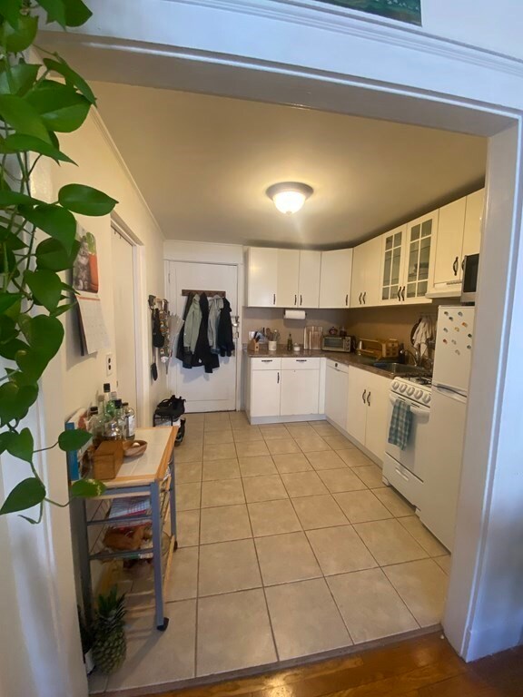 1307 Commonwealth Ave unit 17, Allston, MA 02134 - photo 6