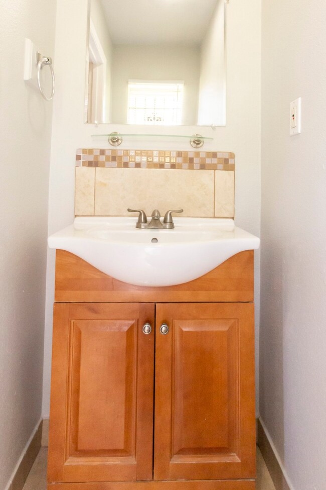 6219 Rietta St, Houston, TX 77016 - photo 7