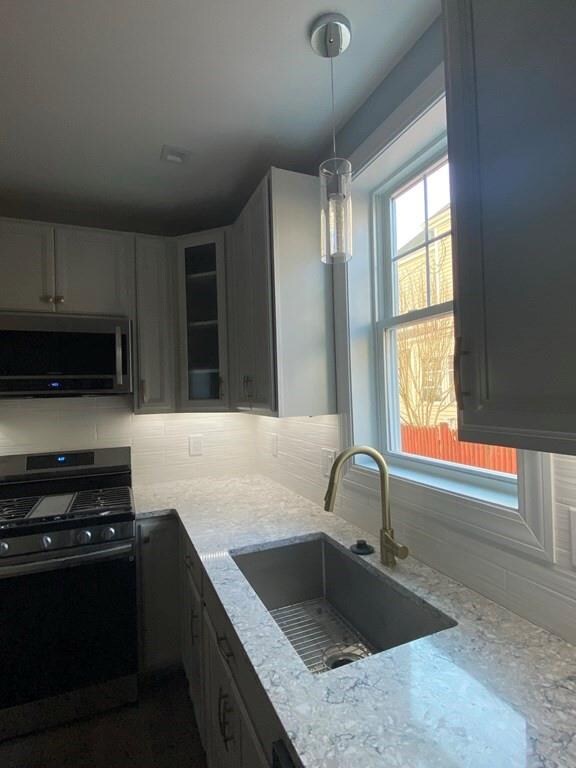 52 Garfield Ave unit 1, Medford, MA 02155 - photo 3