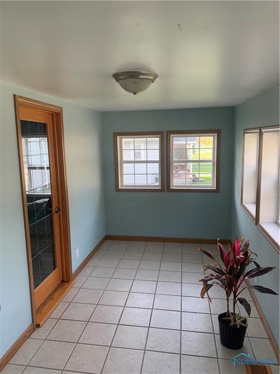 519 Defiance Ave, Findlay, OH 45840 - photo 2