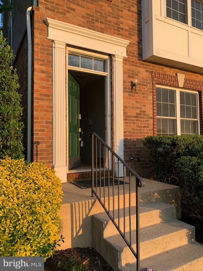 25323 Eldridge Terrace, Chantilly, VA 20152 - photo 6